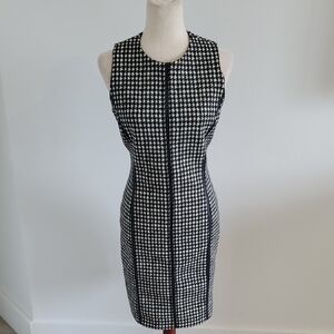 J. McLaughlin Black/White patterned  Shift Dress Size S like new fully lined